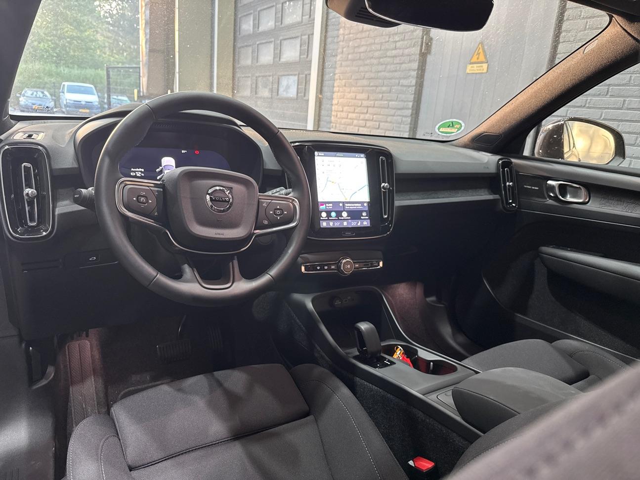 Volvo EX40