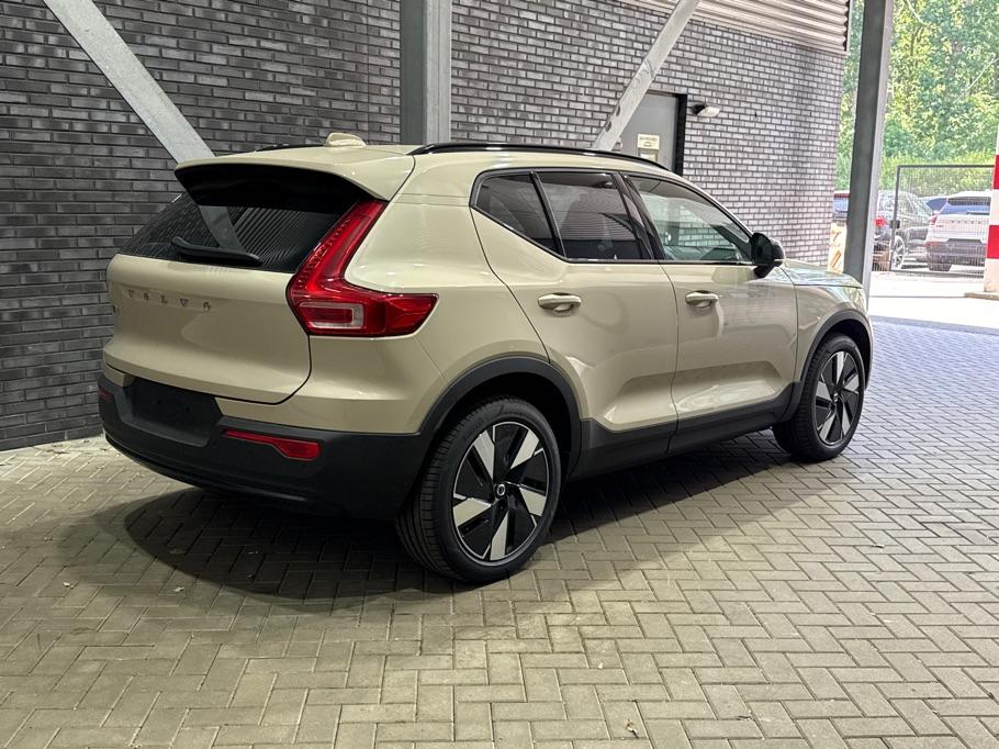 Volvo EX40