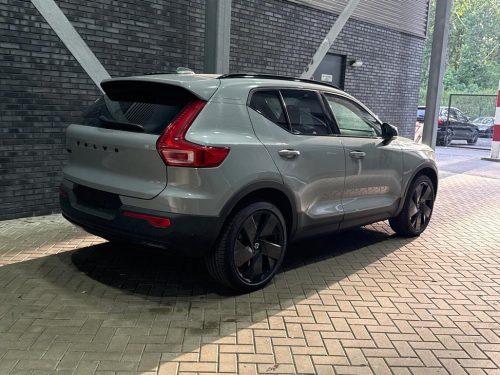Volvo EX40