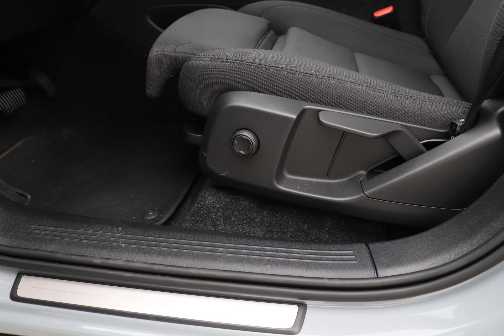 Volvo EX40