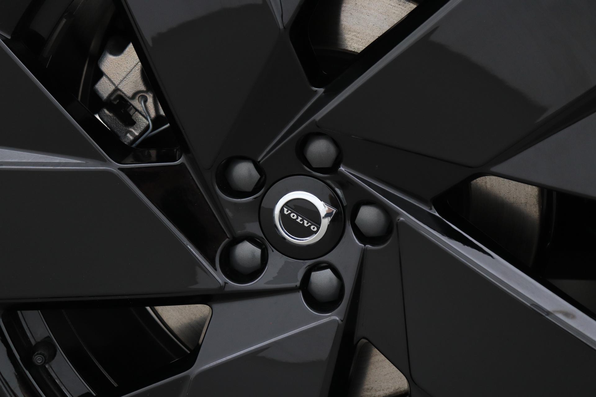 Volvo EX40