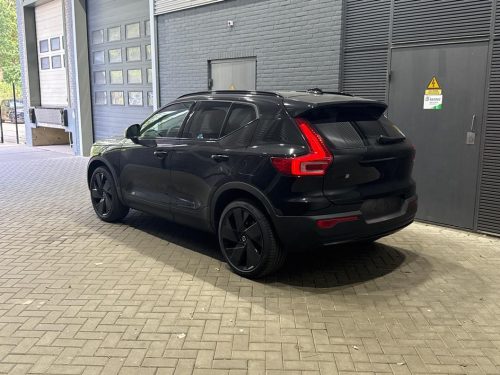 Volvo EX40