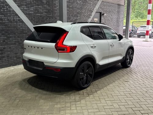 Volvo EX40