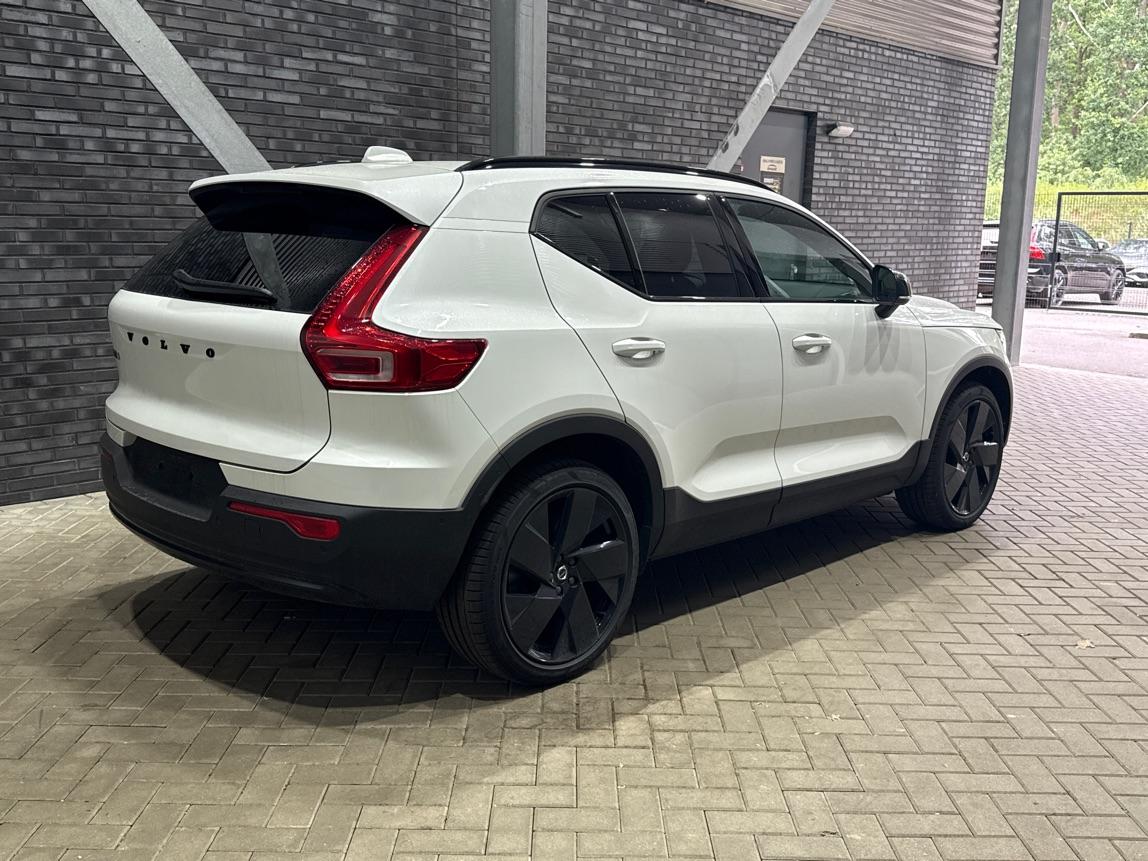 Volvo EX40