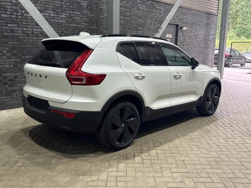 Volvo EX40