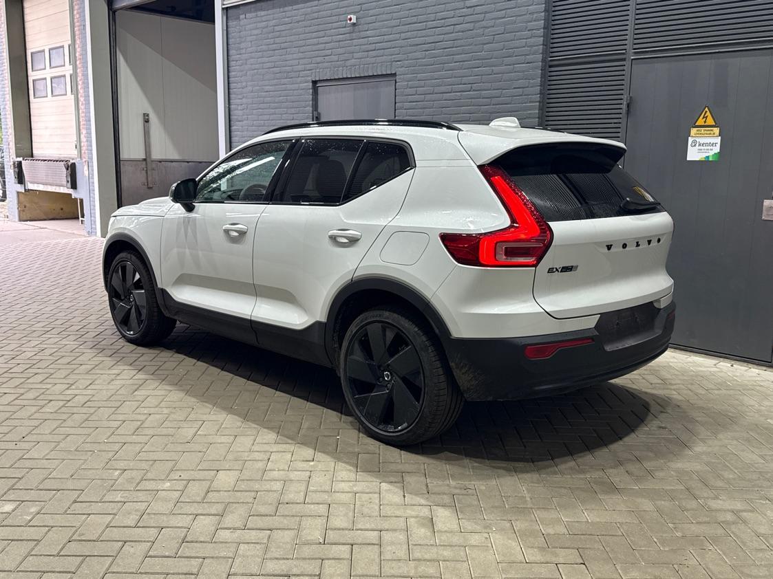Volvo EX40