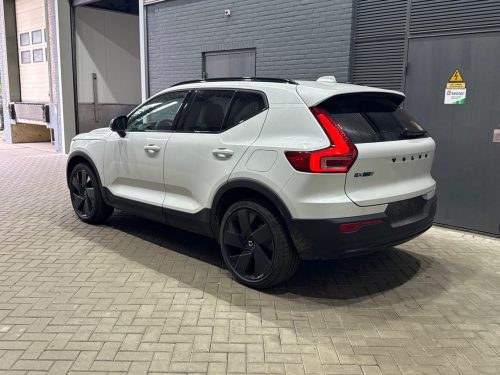 Volvo EX40