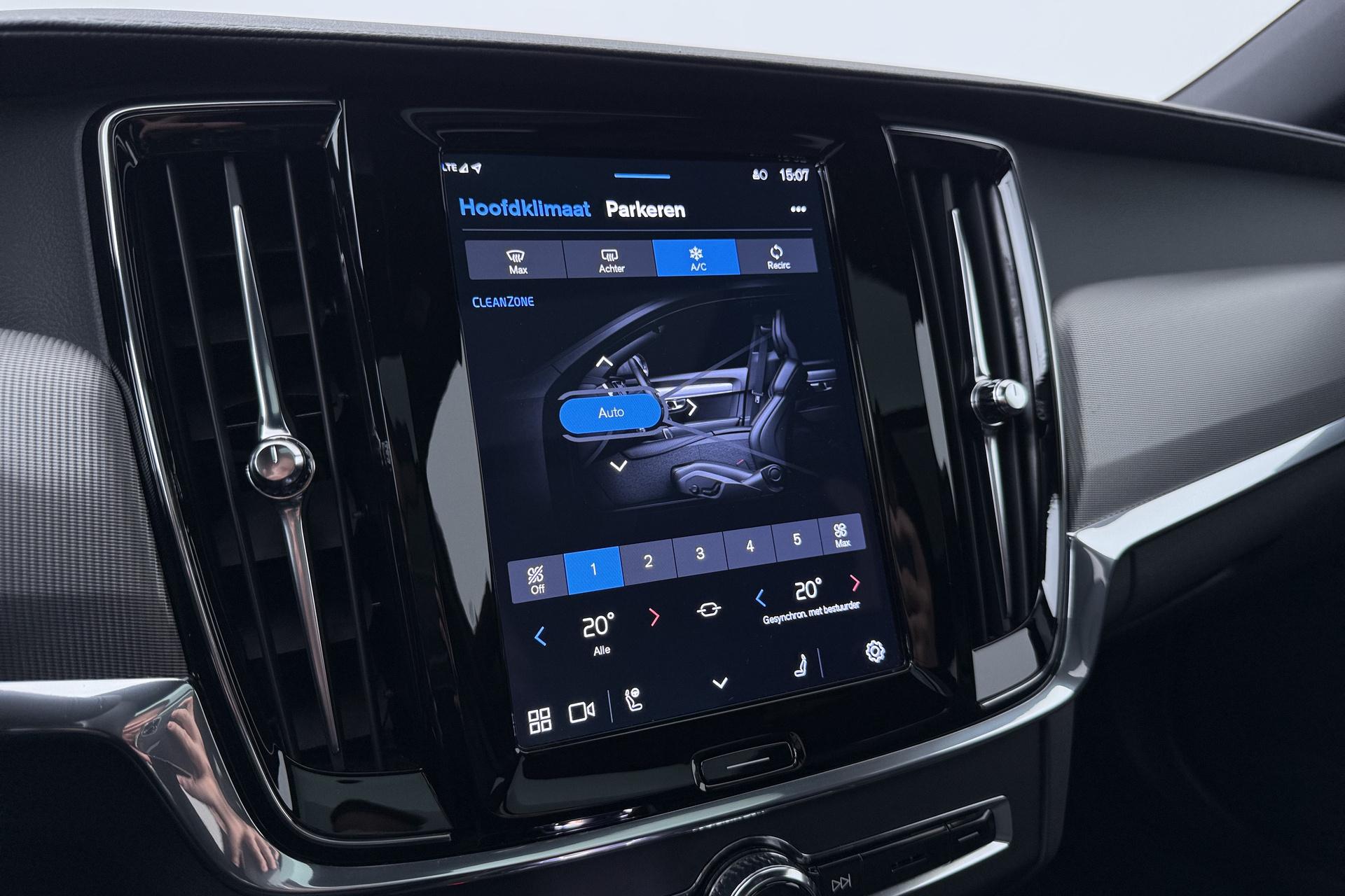 Volvo V90