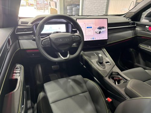 Lynk&co 01