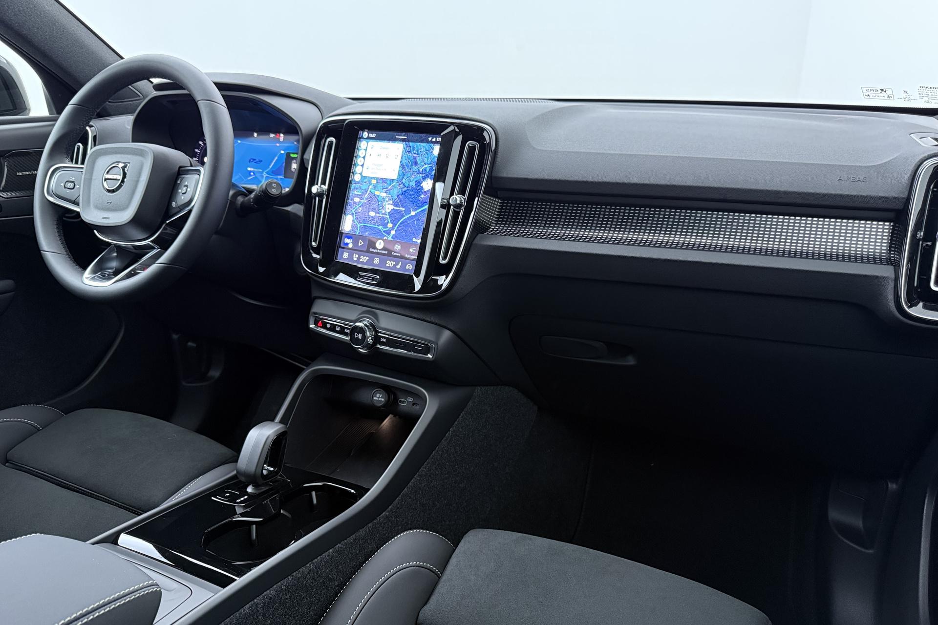 Volvo EX40