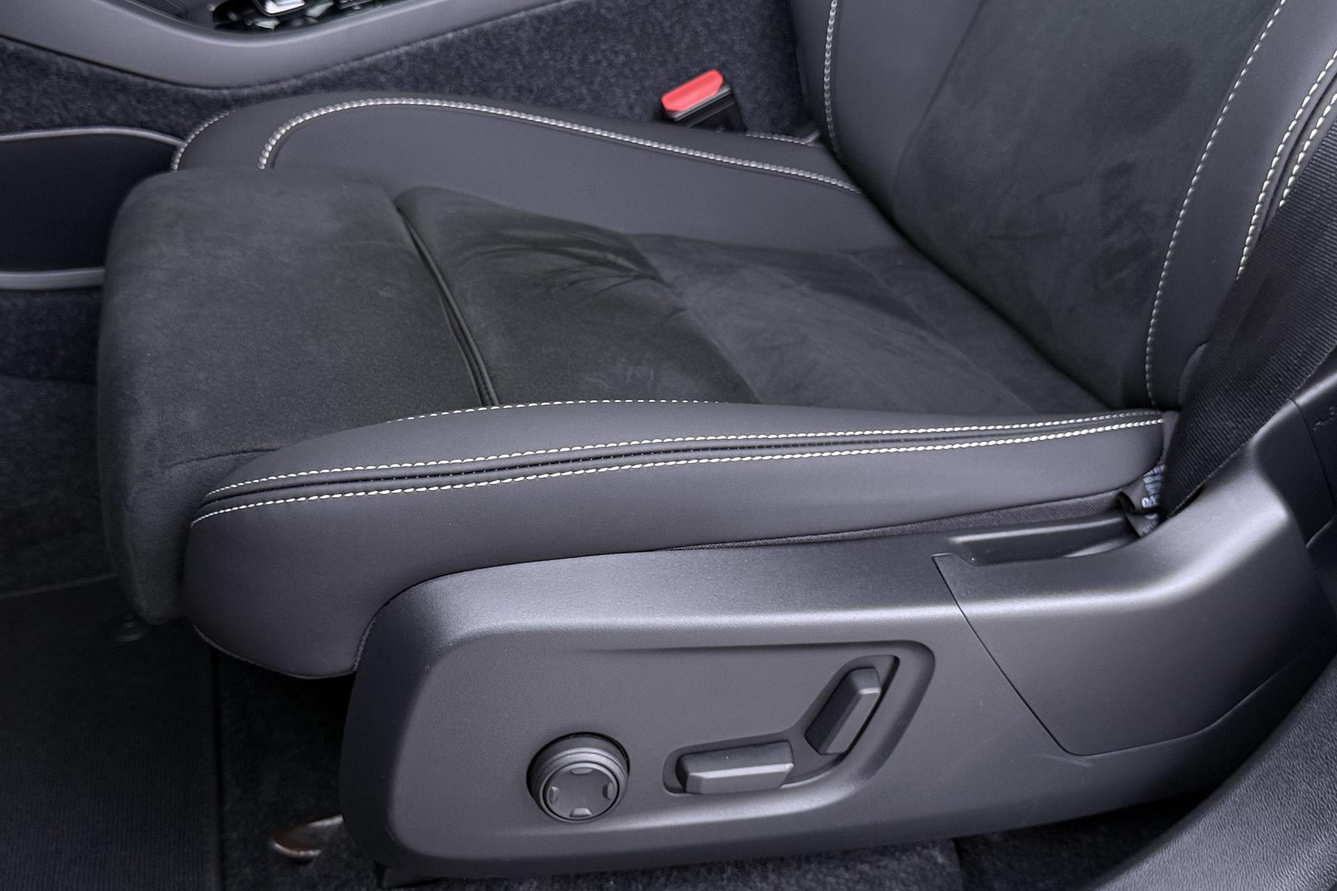 Volvo EX40