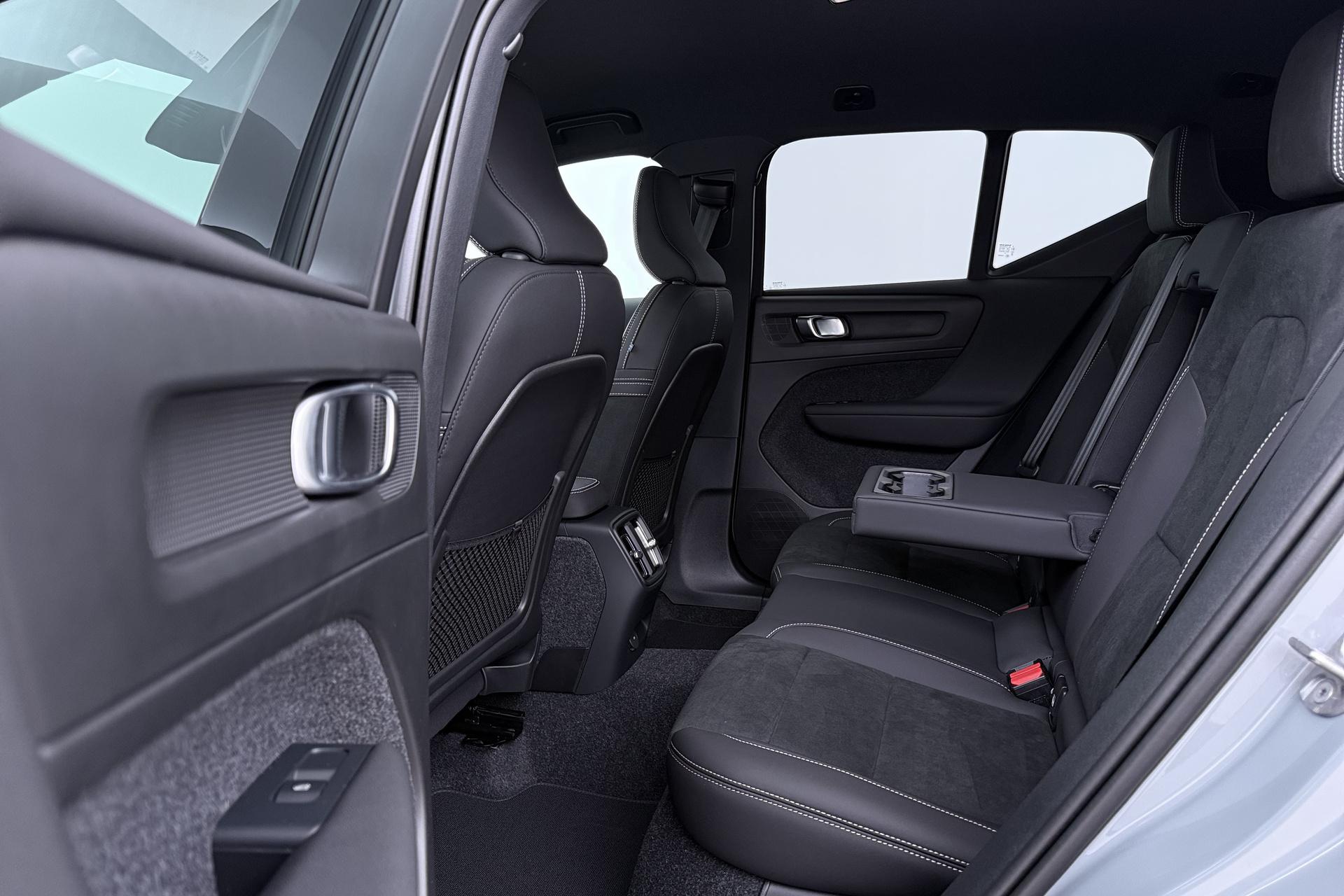 Volvo EX40