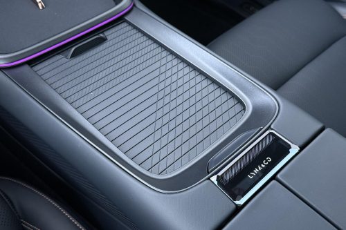 Lynk&co 08
