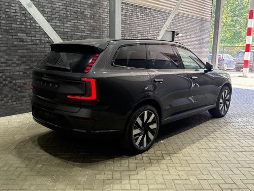 Volvo EX90