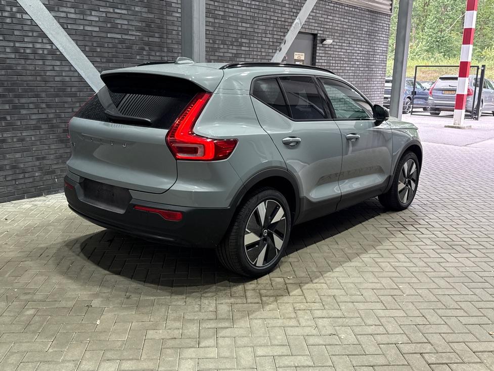 Volvo EX40