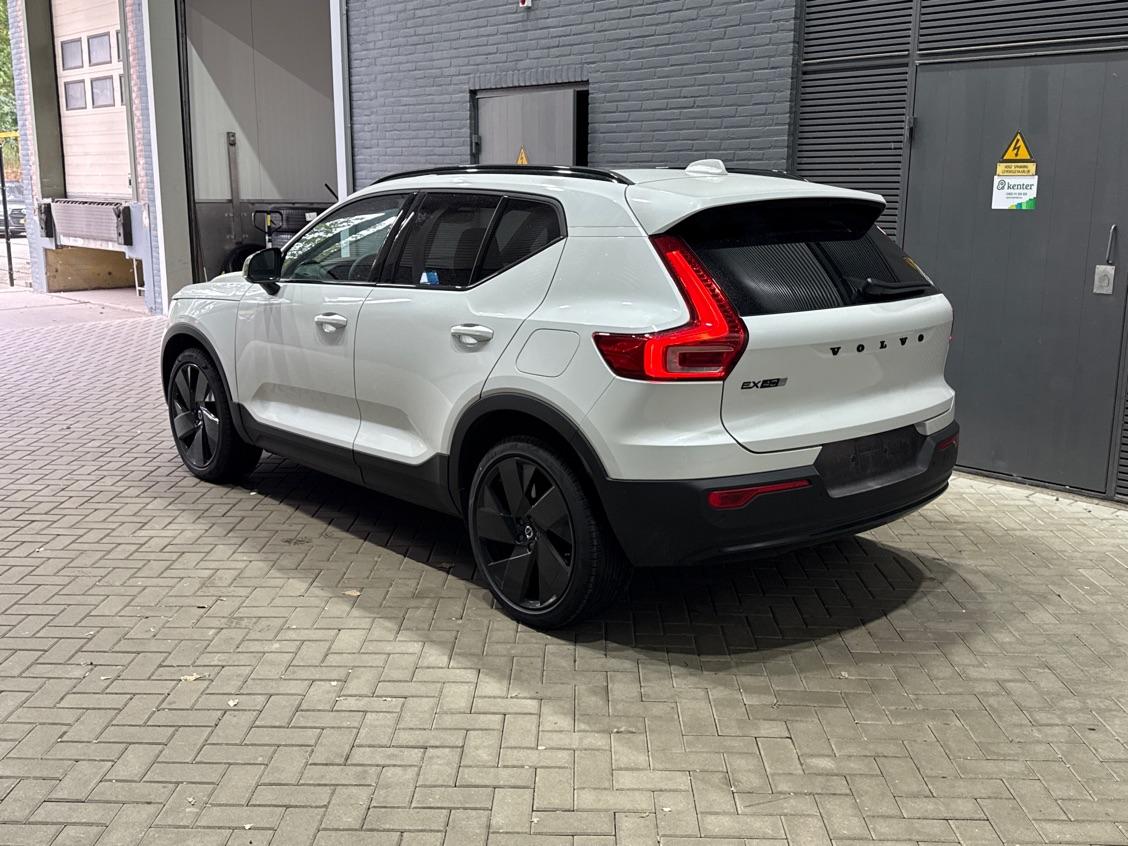 Volvo EX40