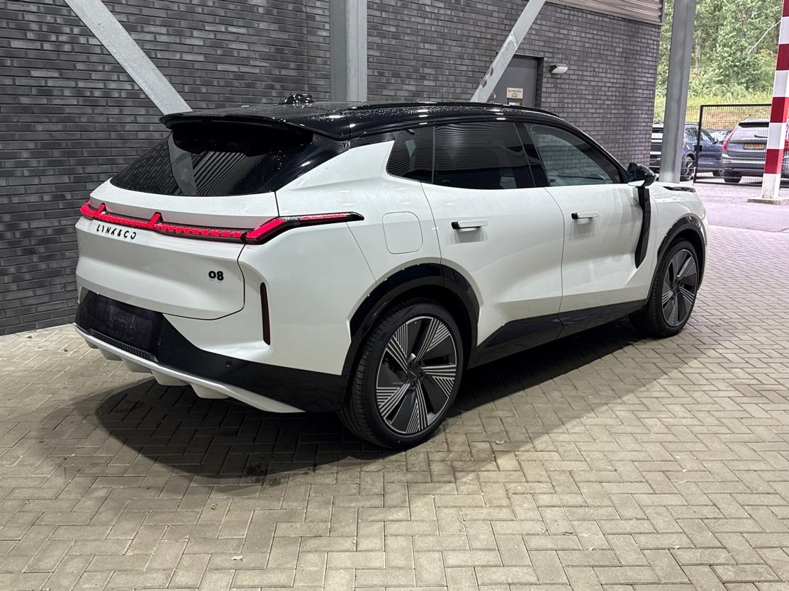 Lynk & Co 08