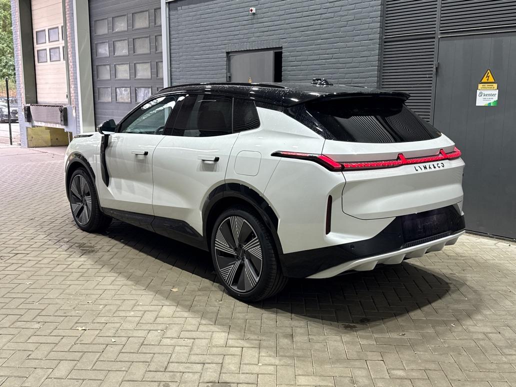 Lynk & Co 08