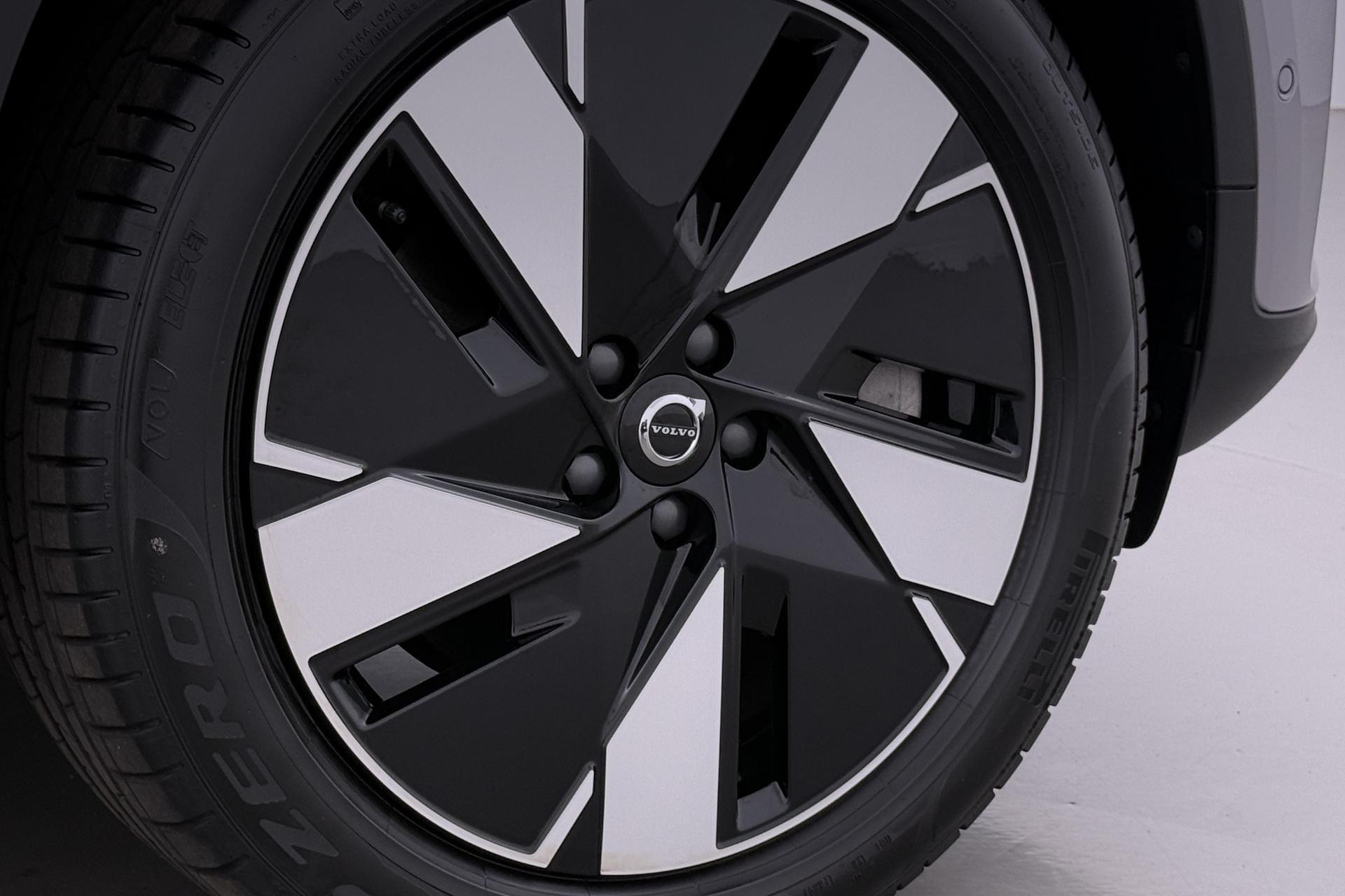 Volvo EX40