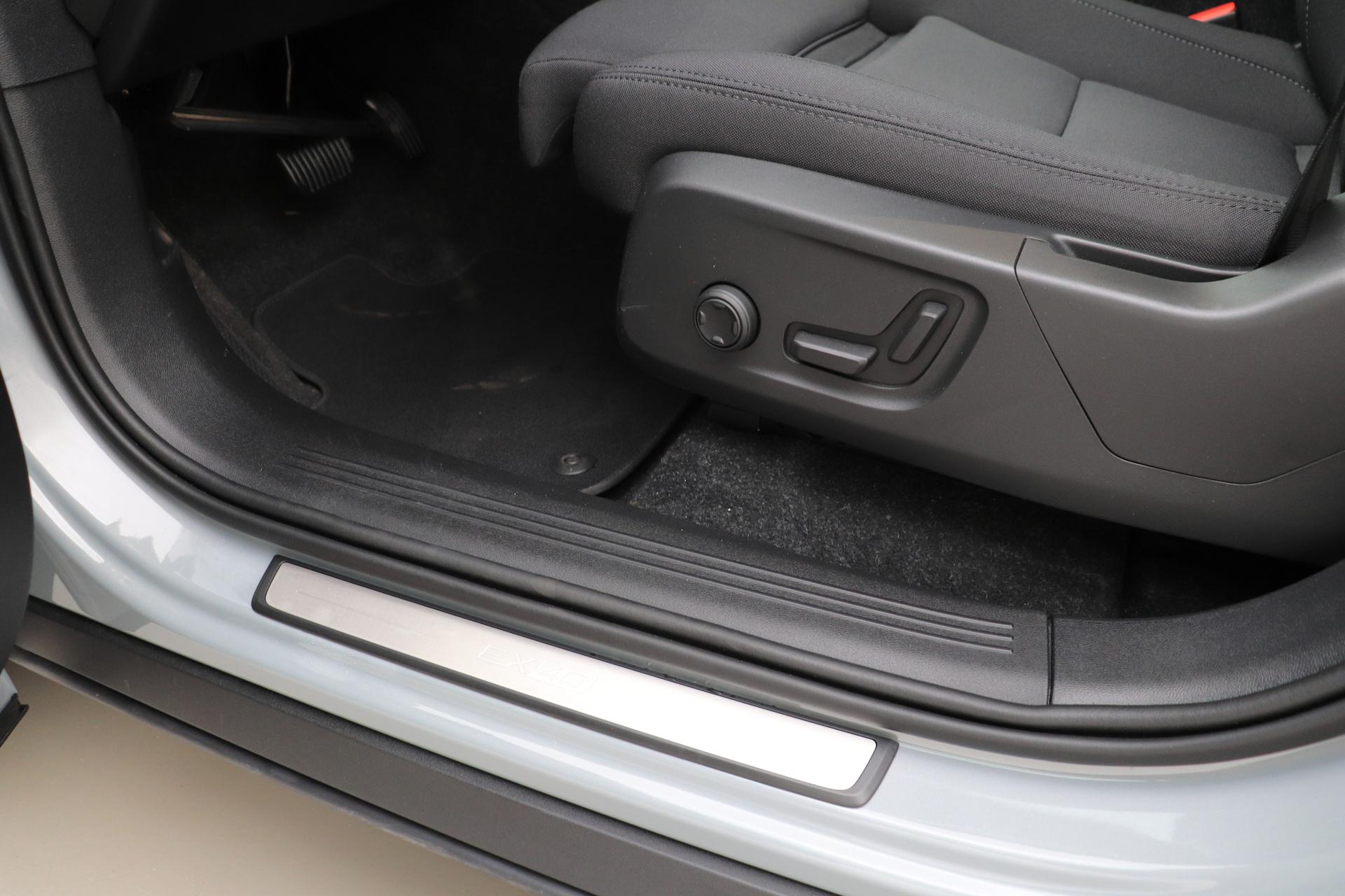 Volvo EX40