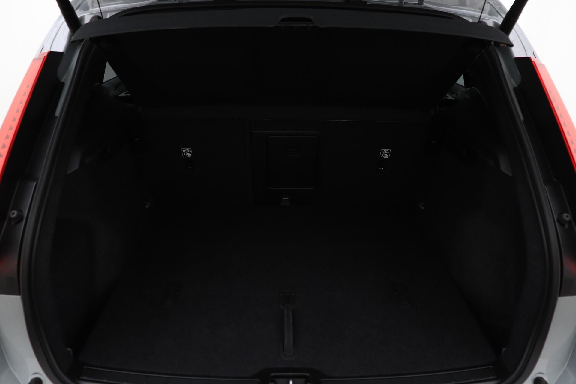 Volvo EX40