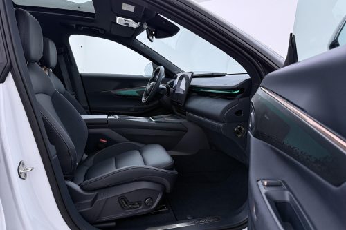Lynk & Co 08