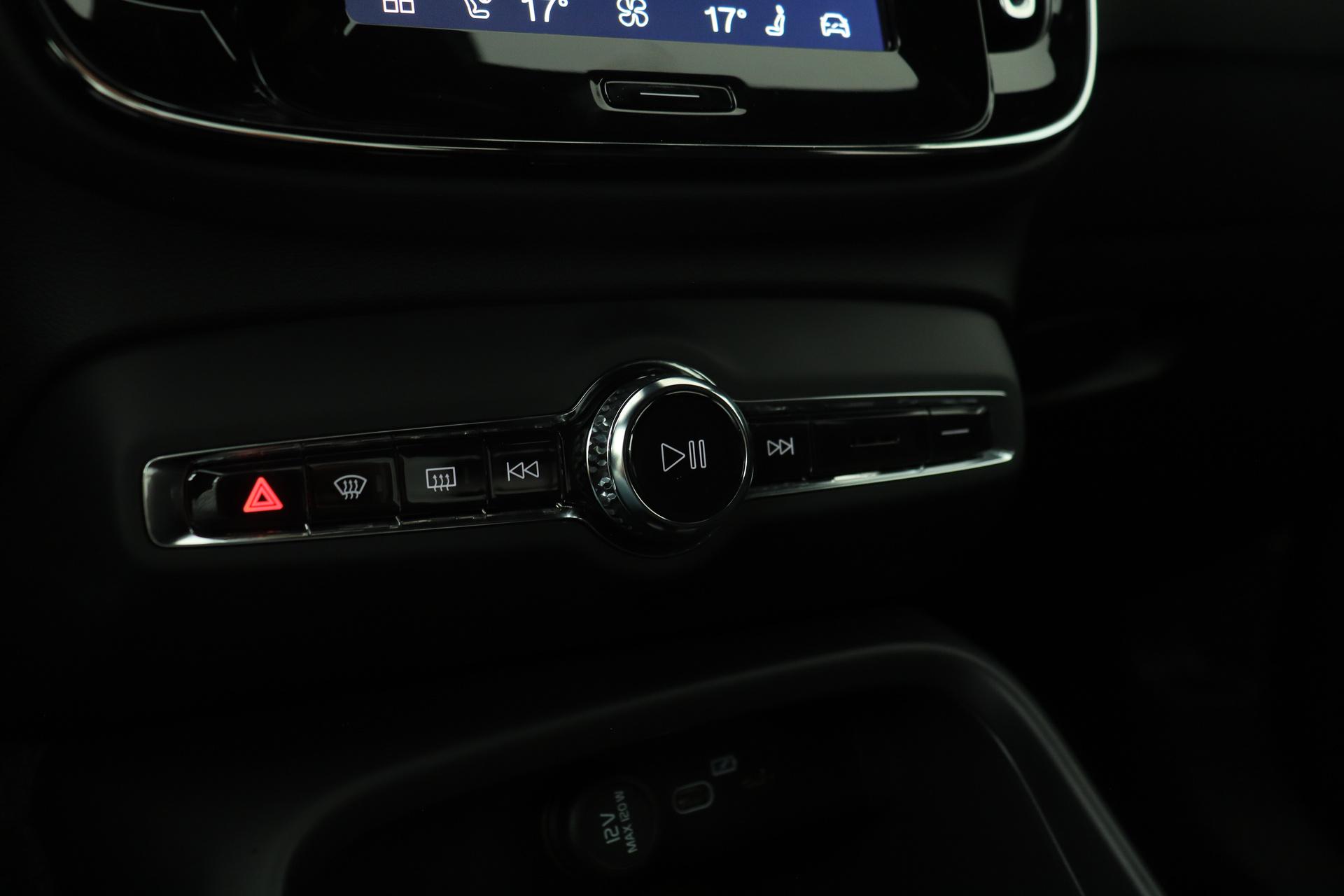 Volvo EX40