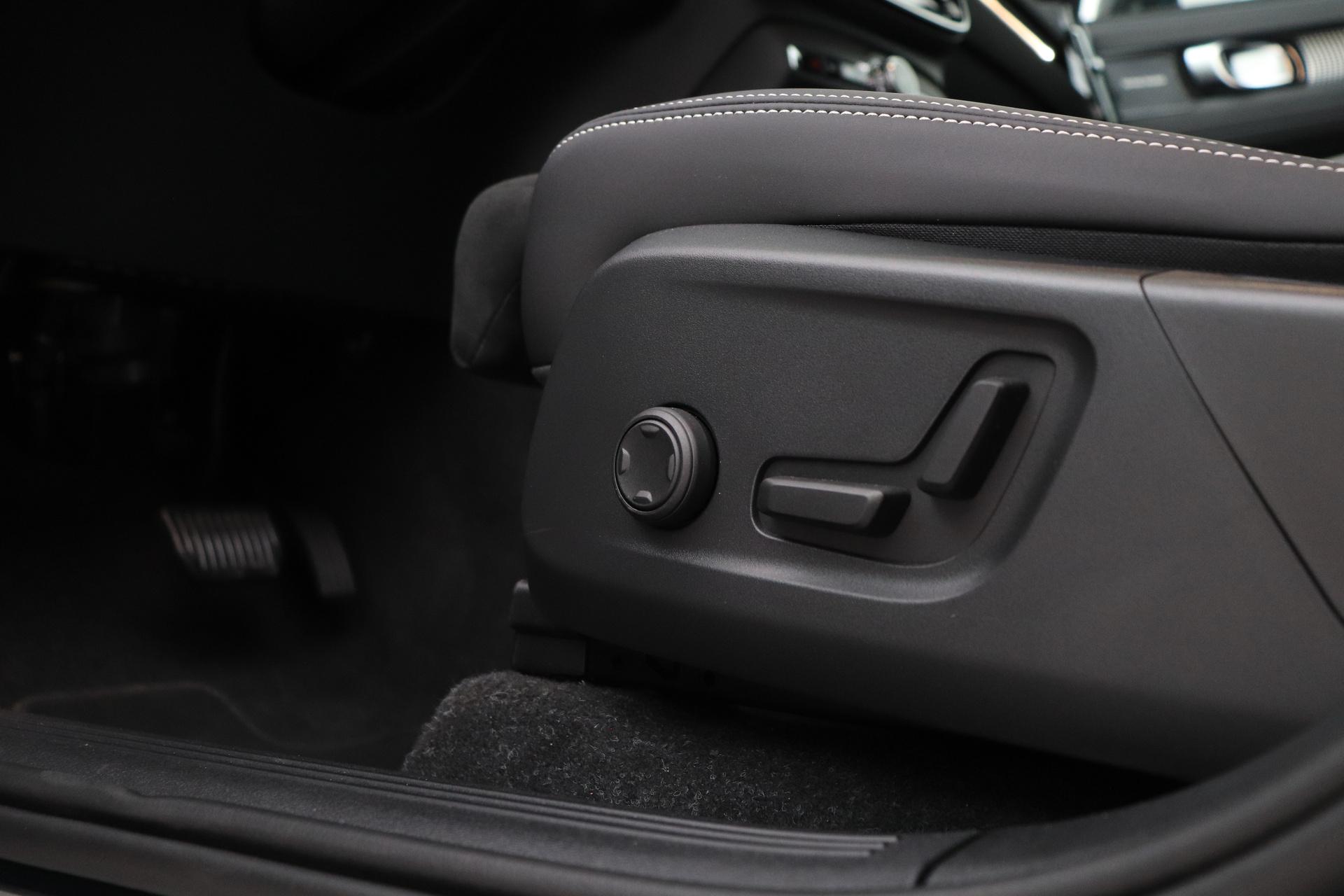 Volvo EX40
