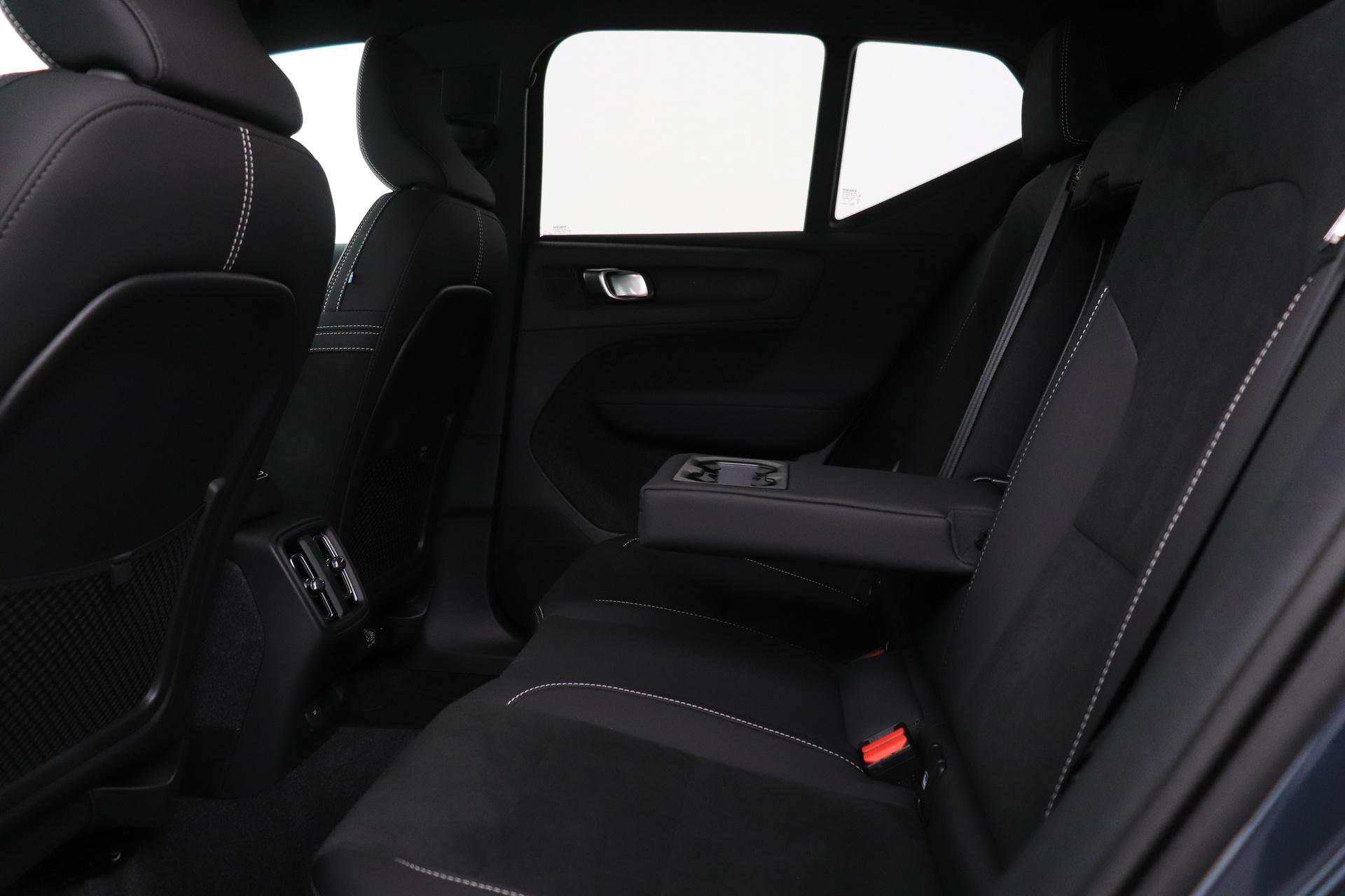 Volvo EX40