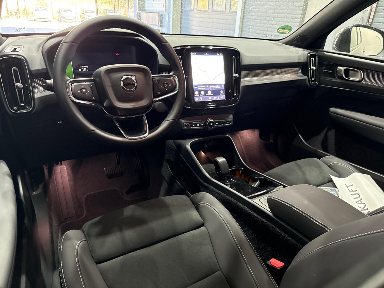 Volvo EX40