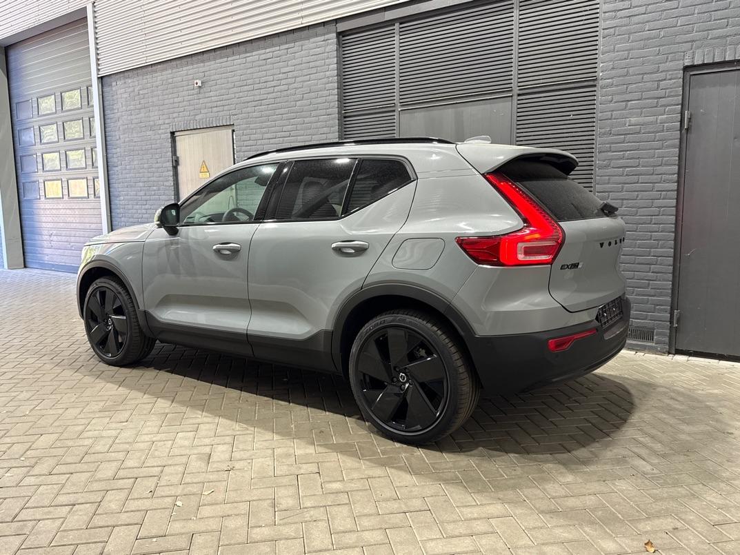 Volvo EX40