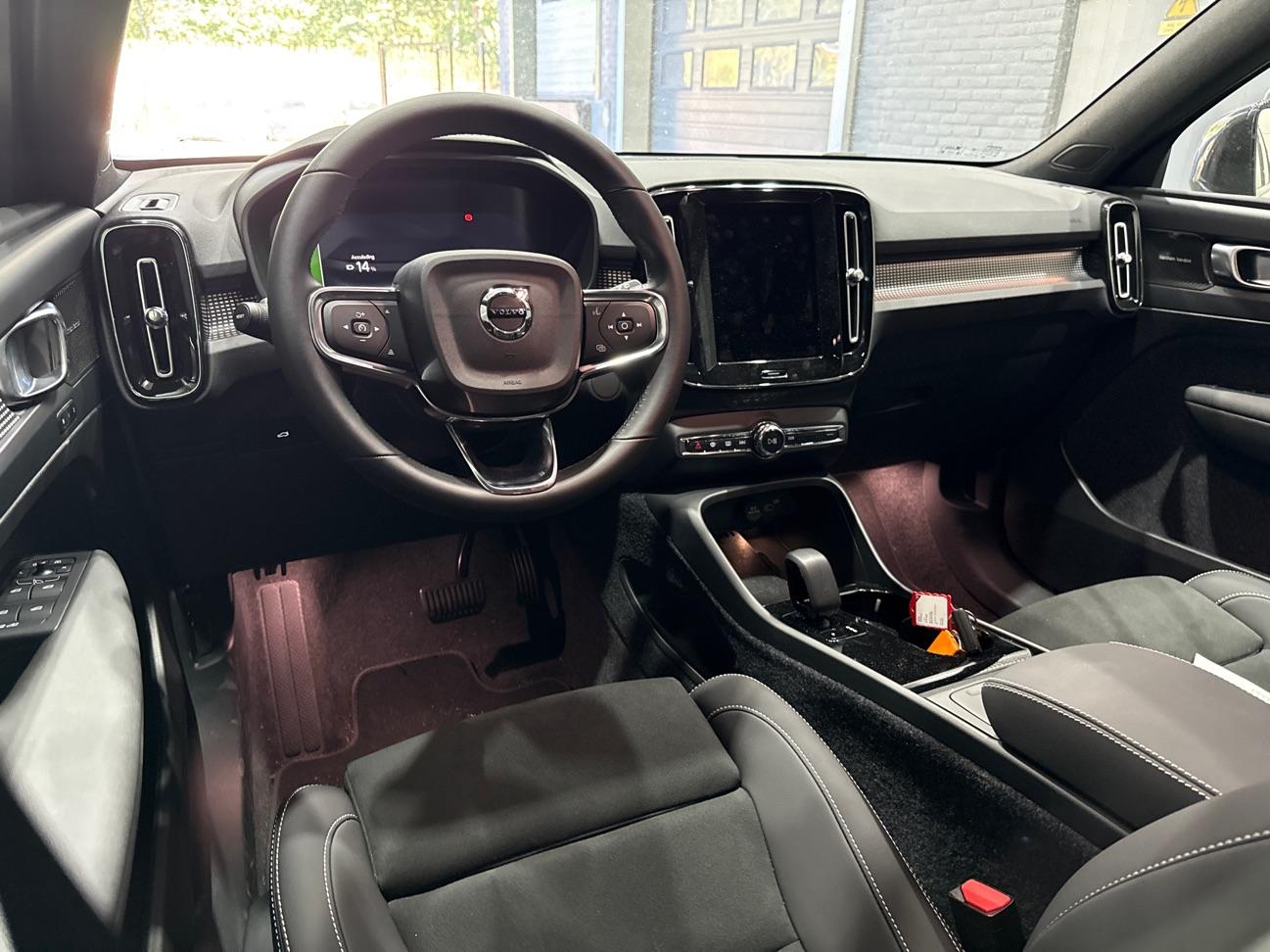 Volvo EX40