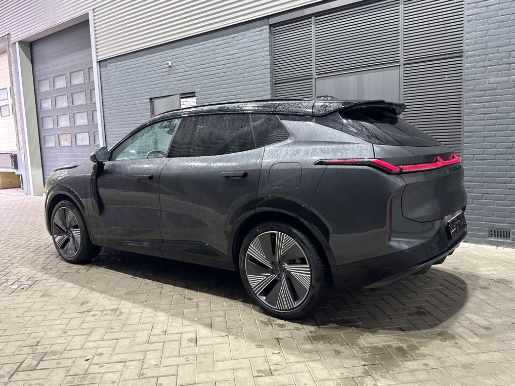 Lynk&co 08