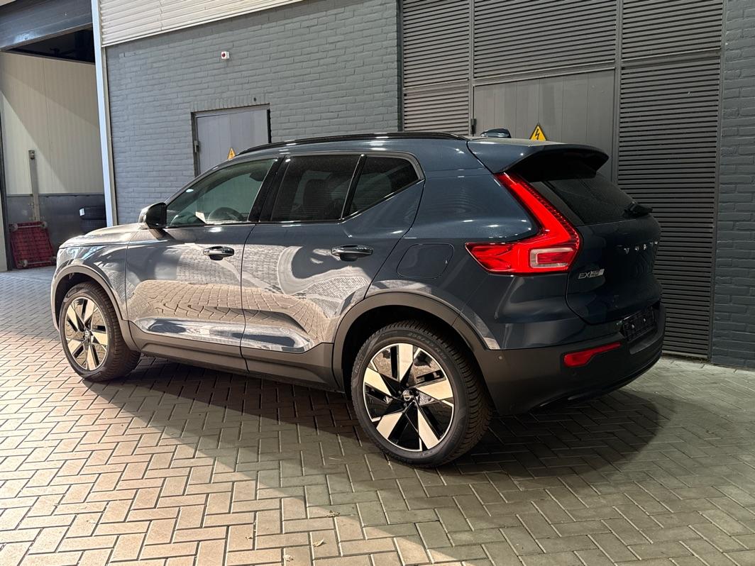 Volvo EX40