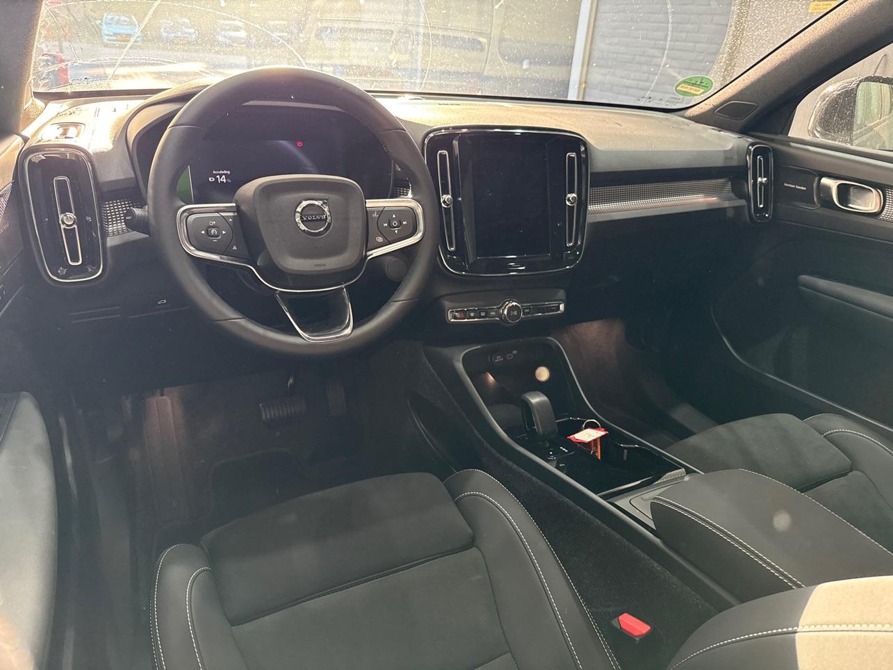 Volvo EX40