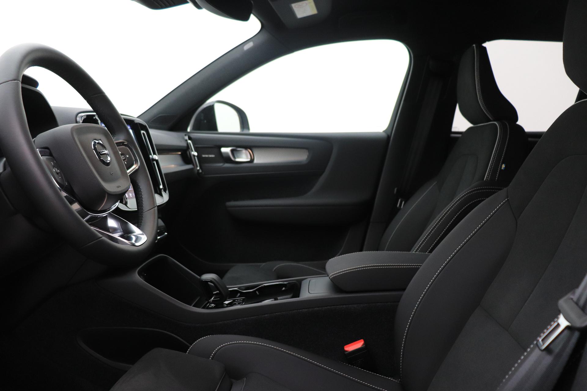 Volvo EX40