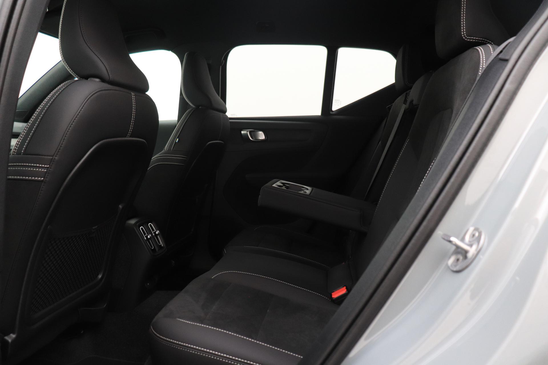 Volvo EX40