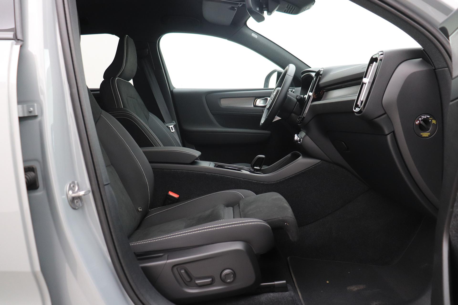 Volvo EX40