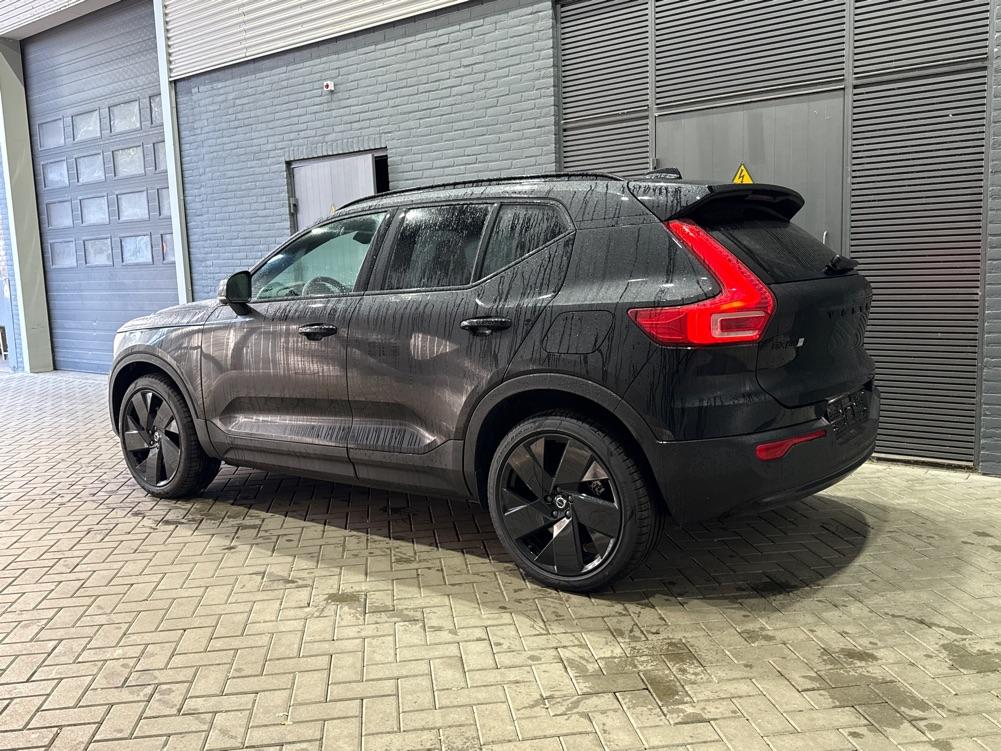 Volvo EX40