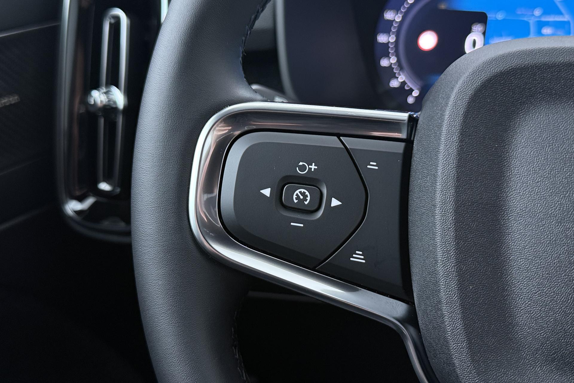 Volvo EX40