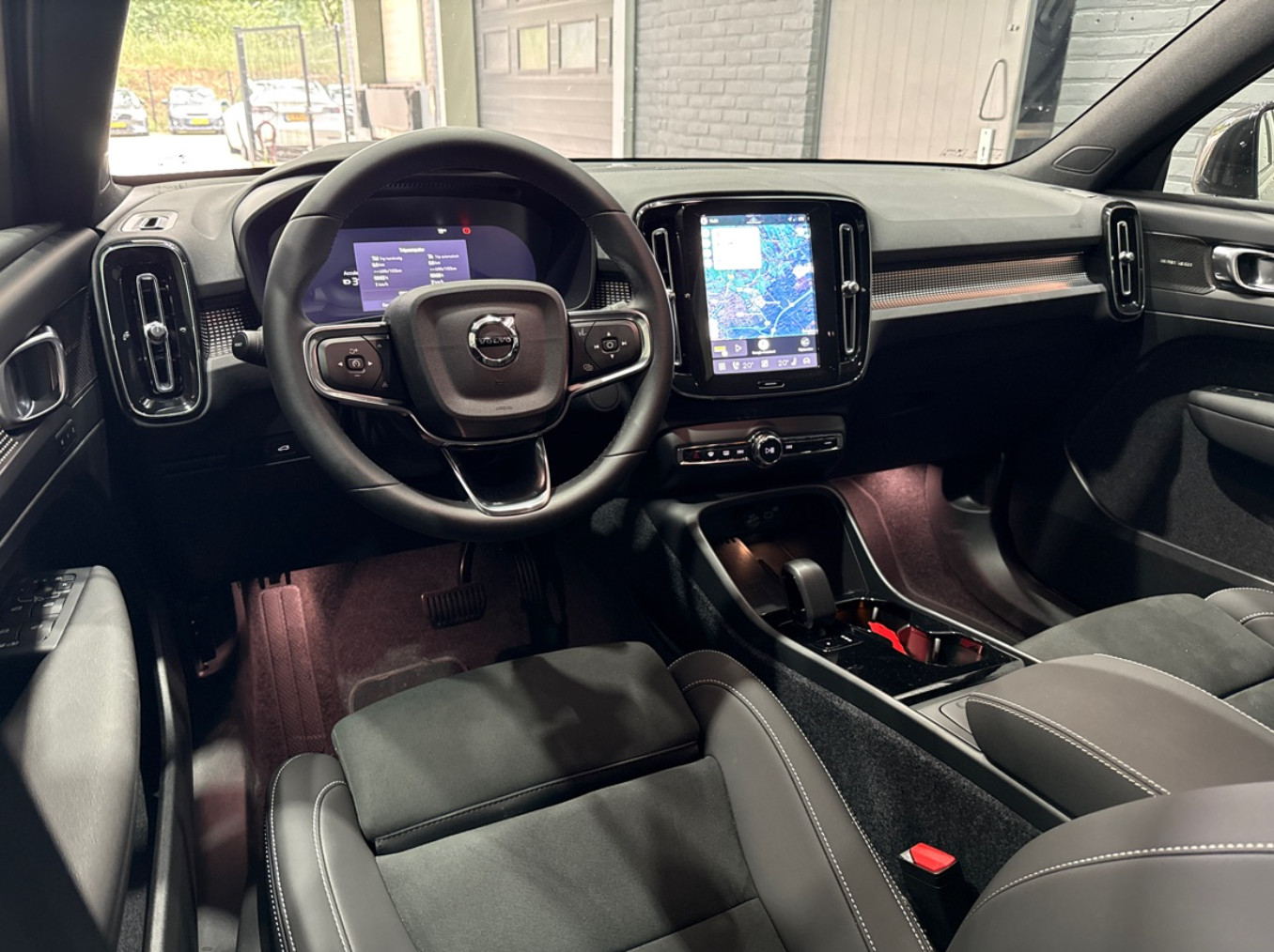 Volvo EX40