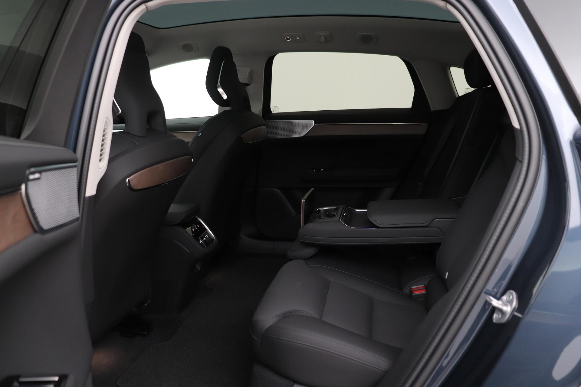 Volvo ES90