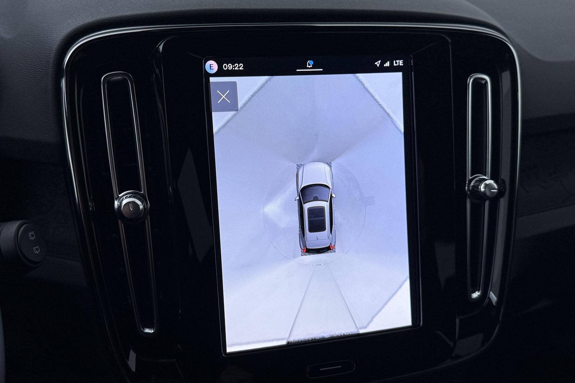 Volvo EX40