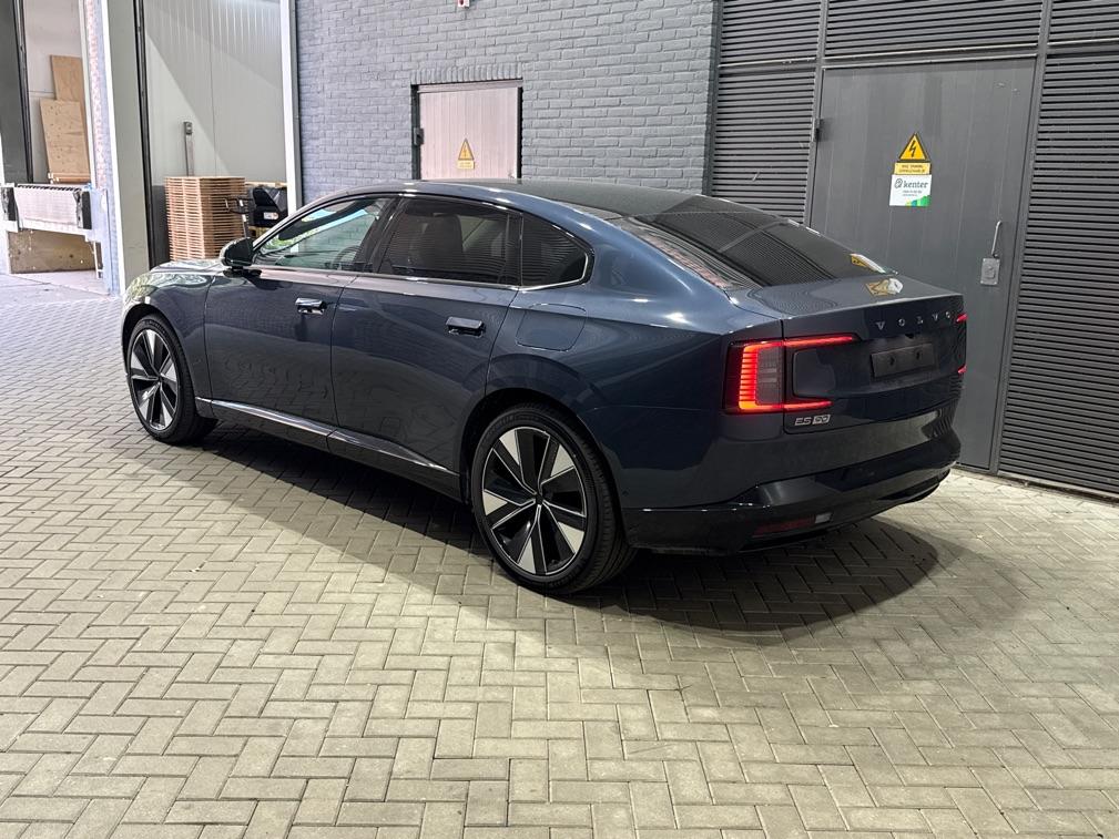 Volvo ES90