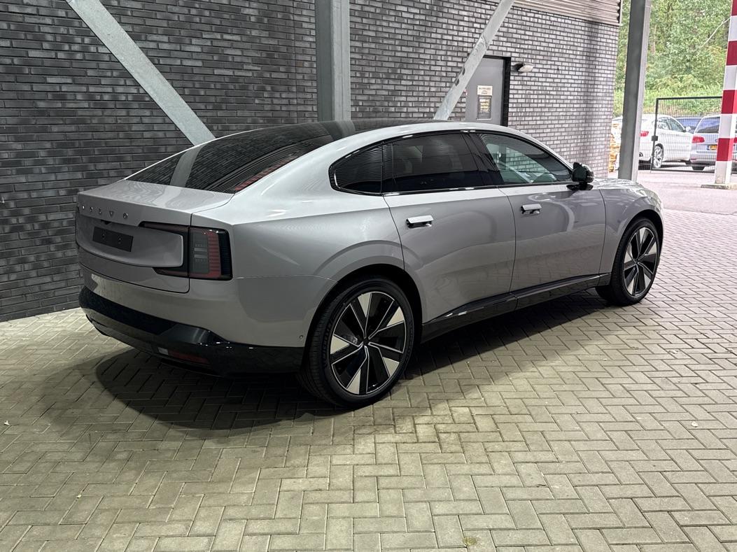 Volvo ES90