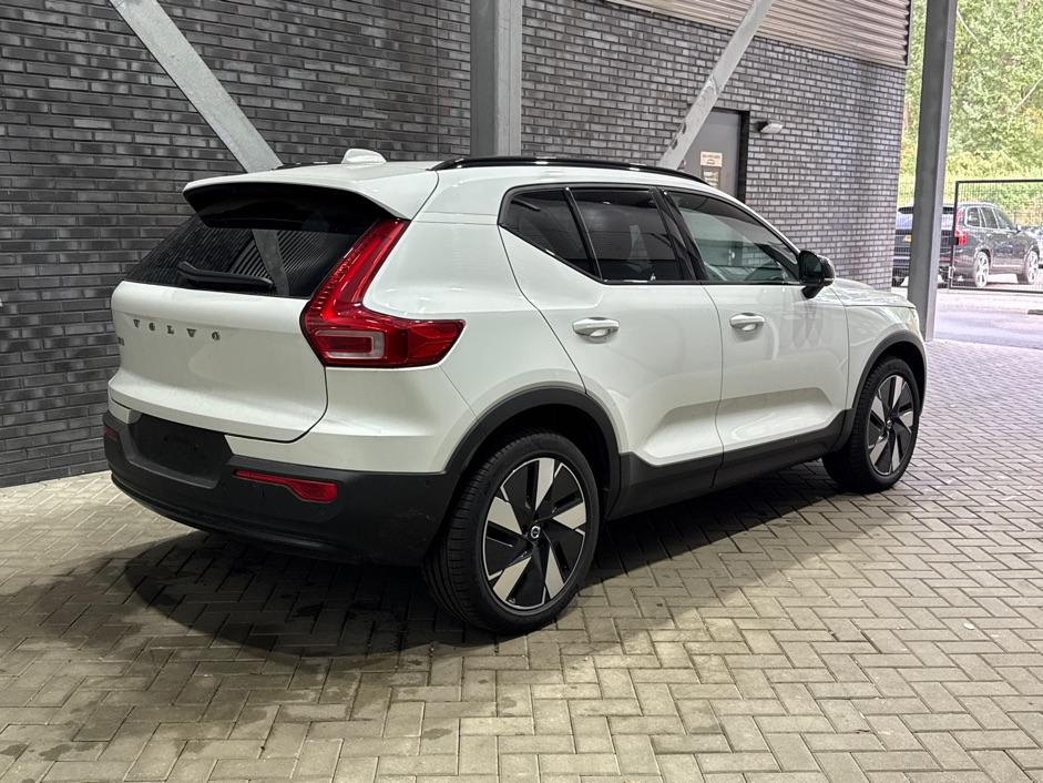 Volvo EX40