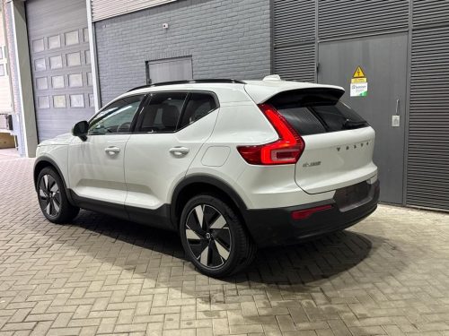 Volvo EX40