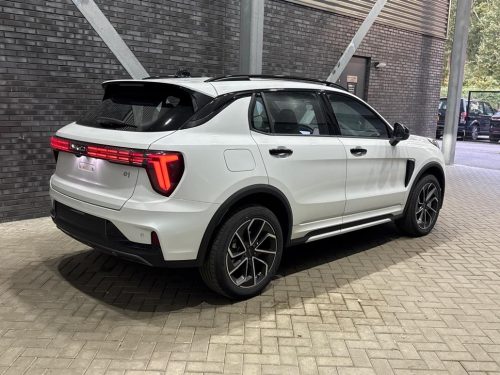 Lynk&co 01
