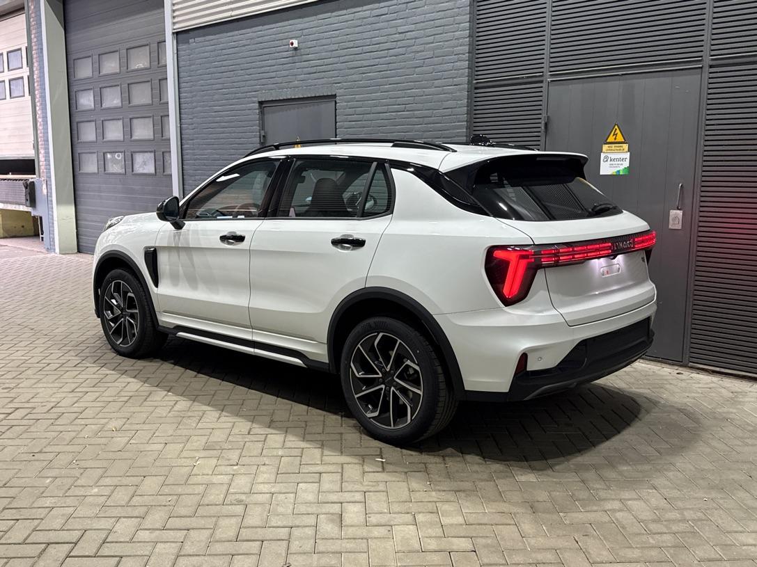 Lynk&co 01