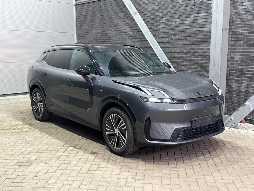 Lynk&co 08